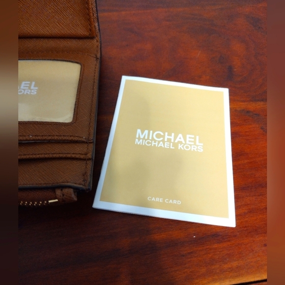 Michael Kors Tan Double Zip Wristlet Luggage - Picture 6 of 9